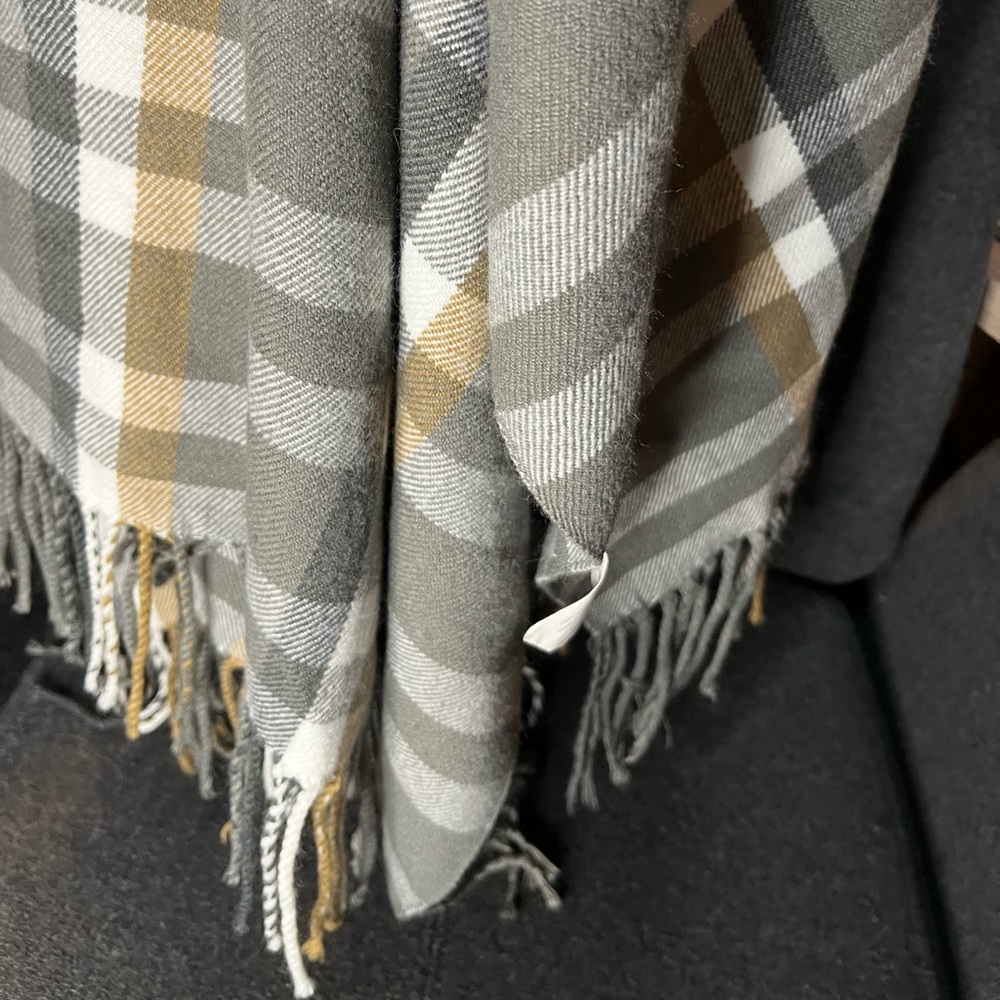 Urban barn Watkins plaid throw - Picture 8 of 12
